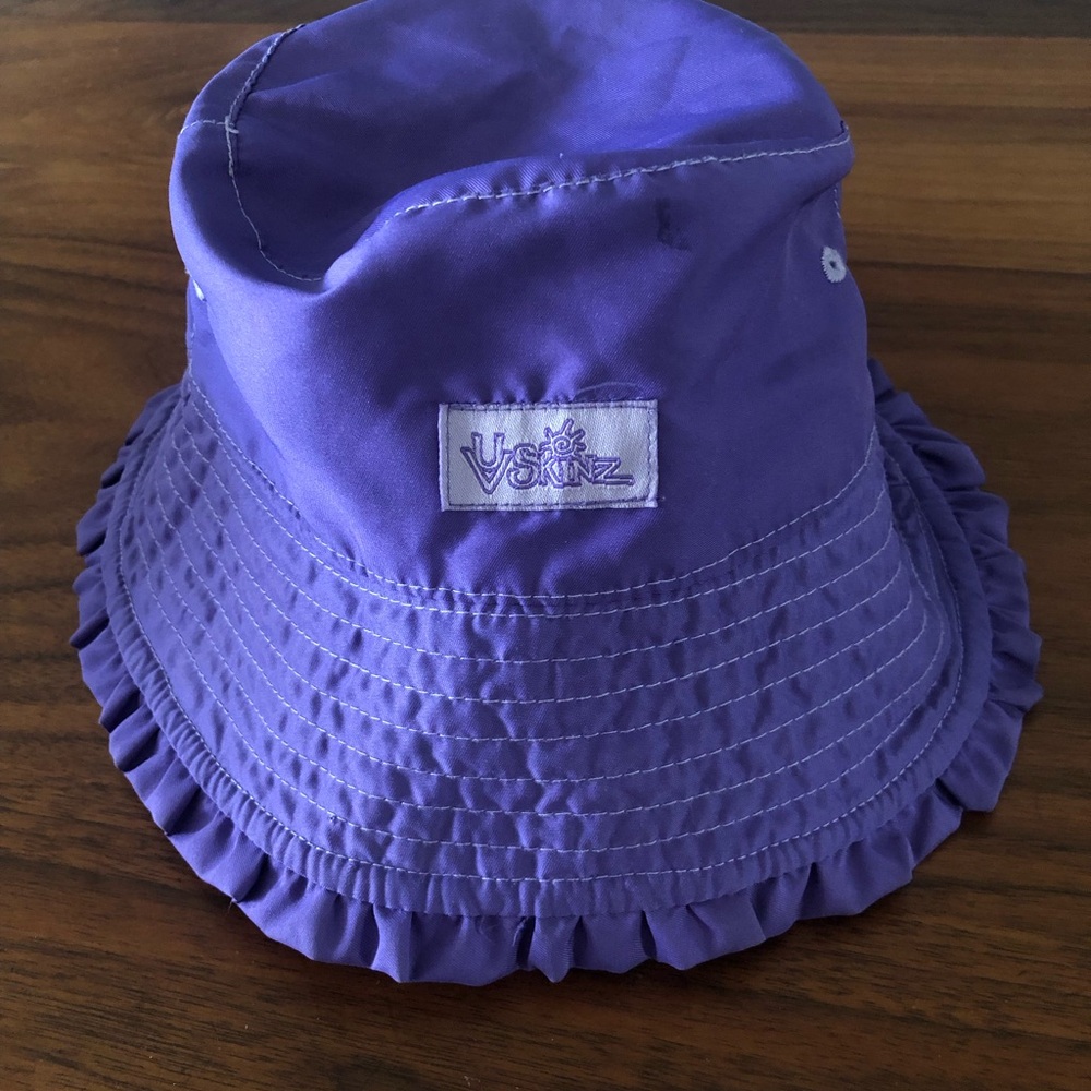 UVSkinz Reversible Purple to Pattern sunhat 5 years
